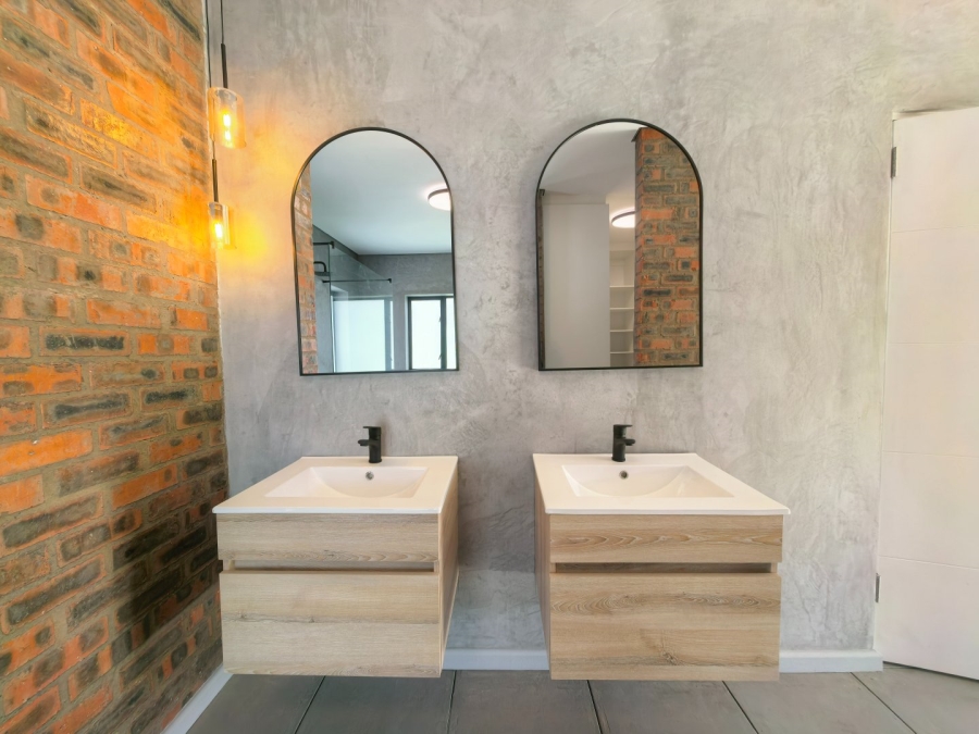 4 Bedroom Property for Sale in Cherry Creek Country Estate Western Cape